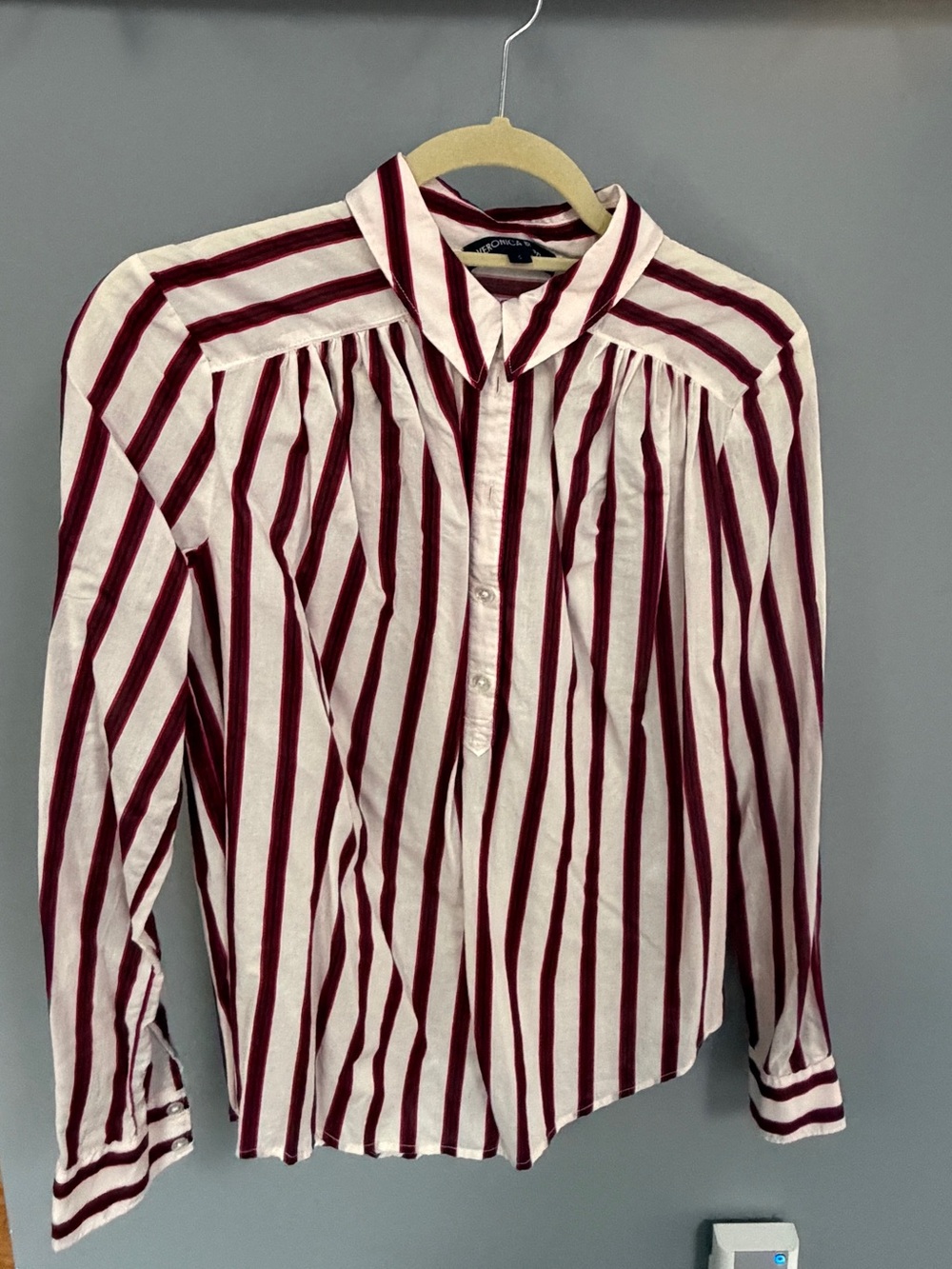 Veronica Beard Cambrie shirt  off white and Burgundy Striped Button-Front Blouse